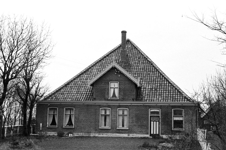 Boerderij te Zijpe (ruilverkaveling Zijpe- en Hazepolder), Bestanddeelnr 170-1562