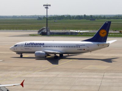 Boeing 737-300 Lufthansa D-ABXX (2)