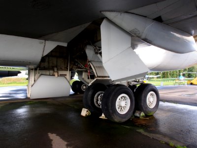 Boeing 747 Main landing gear pic3