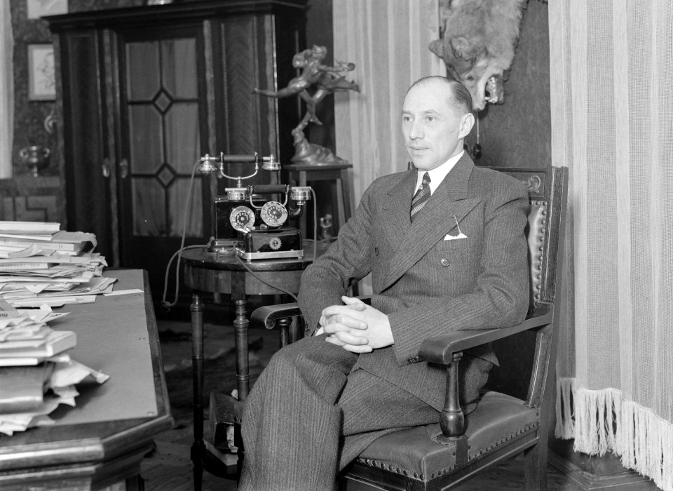 Bogusław Miedziński, vroegere minister van Post en Telegrafie en van 1929-1938 …, Bestanddeelnr 190-1260