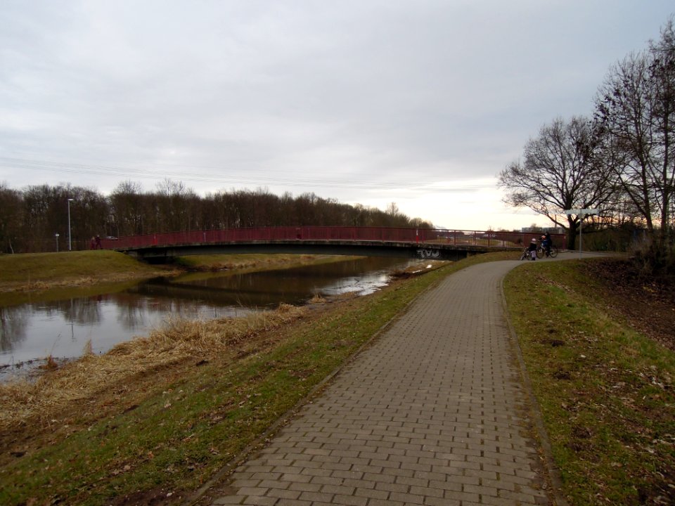 Bogenbrücke über die Pleiße zwischen Markkleeberg-Mitte und Möncherei 2017