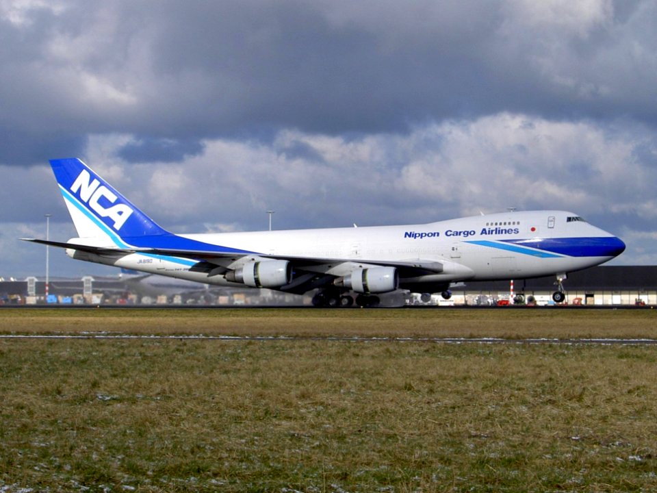 Boeing 747 Nippon Cargo Airlines JA8190 landing at Schiphol