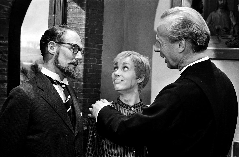 Boefje in 1964 op televisie. Guus Oster , Rita Marechal Arend Haven (pater), Bestanddeelnr 915-5465