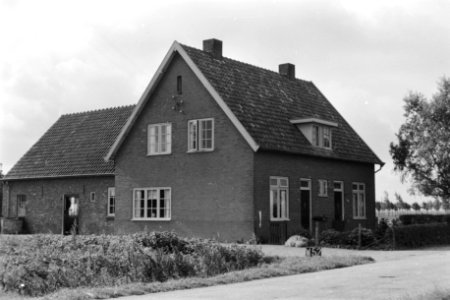 Boerderij in Wamel (ruilverkaveling Land van Maas en Waal), Bestanddeelnr 170-2283