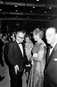 Boekenbal 1967, Minister Vrolijk en Minister Klompé, Bestanddeelnr 920-1074