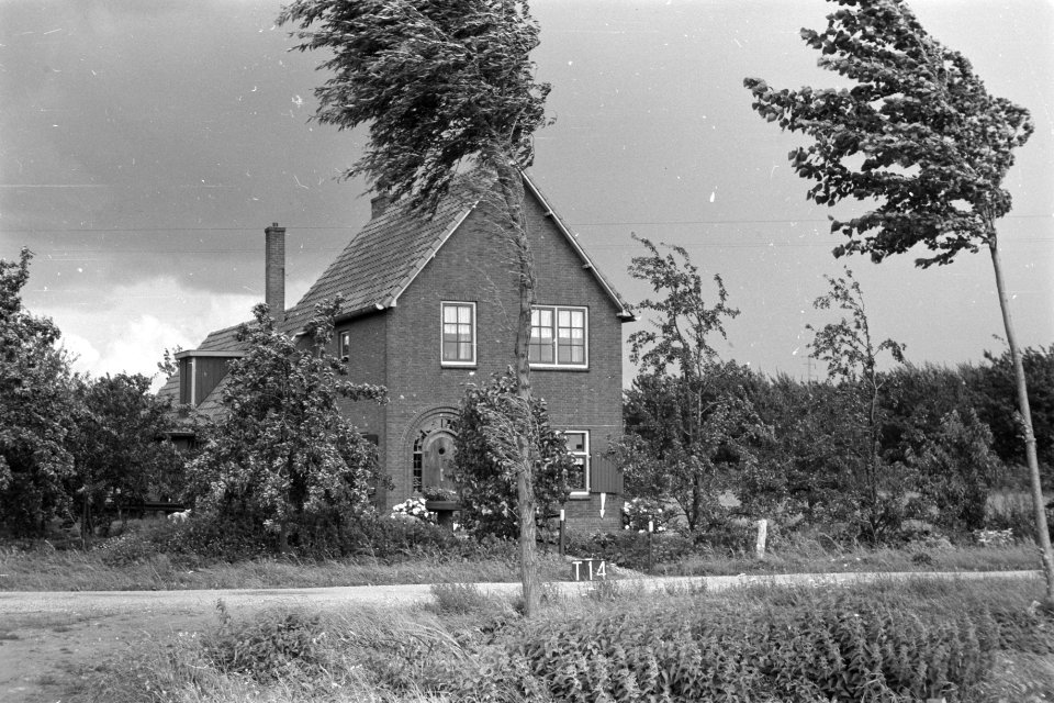 Boerderij bij T, Bestanddeelnr 170-2366