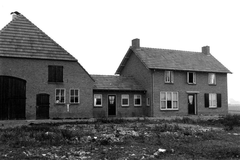 Boerderij te (ruilverkaveling Land van Ravenstein), Bestanddeelnr 170-1751