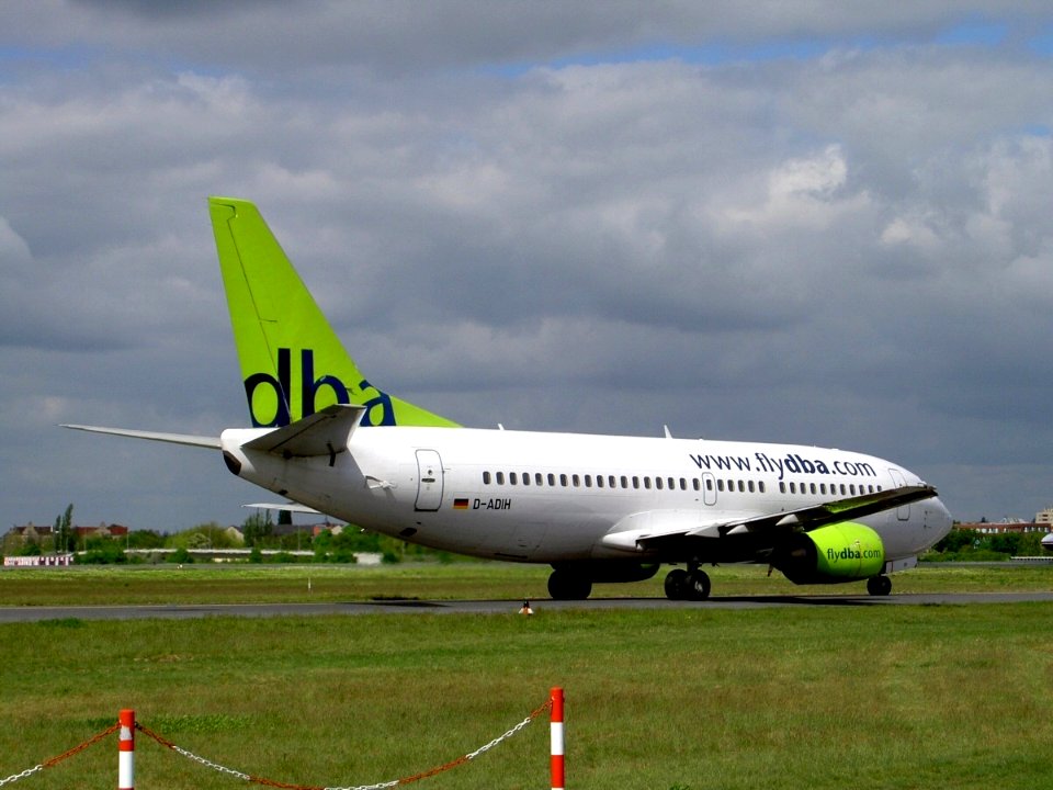 Boeing 737-3Y0 Deutsche BA Berlin Tegel (TXL EDDT) Thursday, 05 May 2005