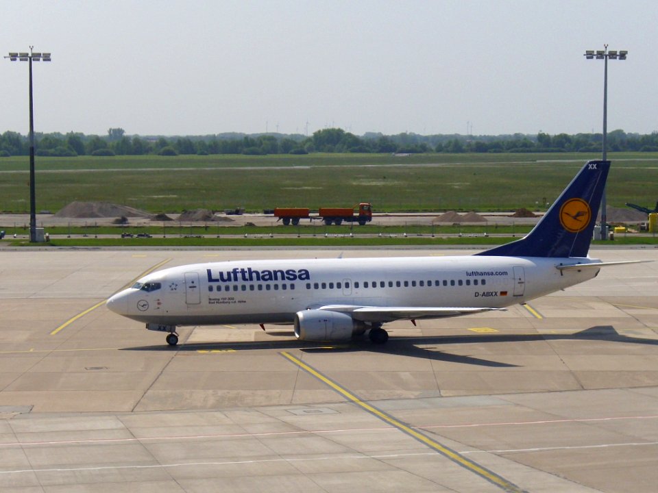 Boeing 737-300 Lufthansa D-ABXX (1)
