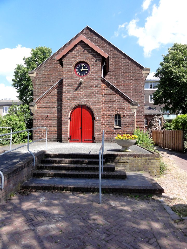 Boekel kapel achter kerk