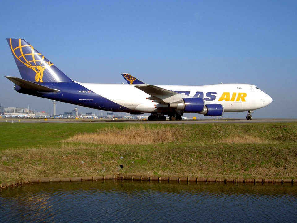 Boeing 747 Atlas Air N418MC at Schiphol pic1
