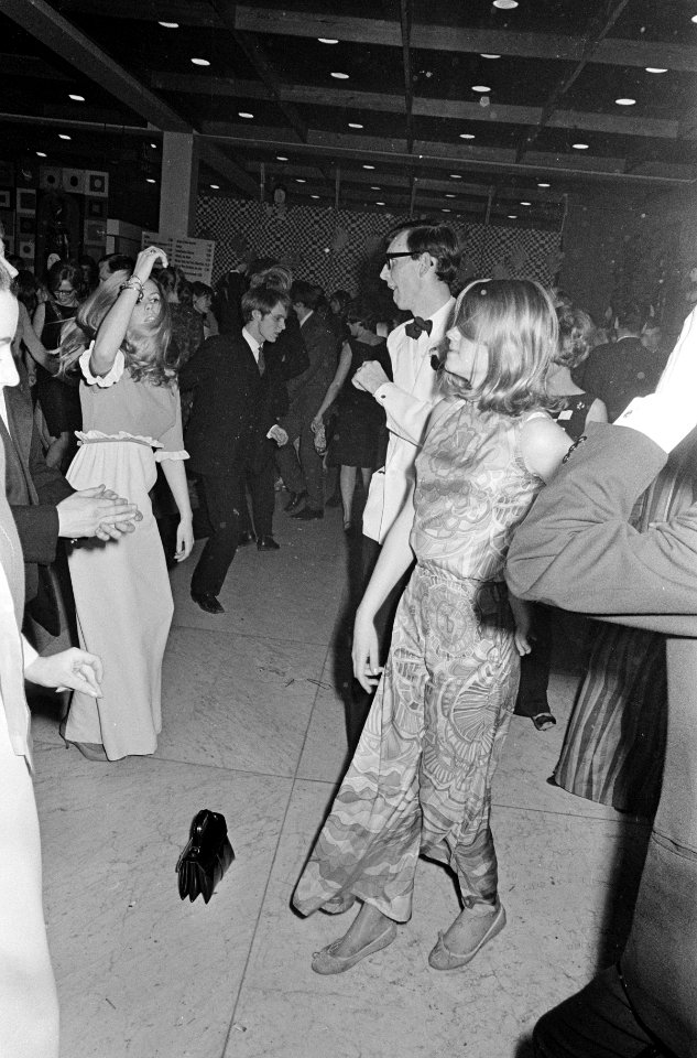 Boekenbal 1967, dansen tijdens bal, Bestanddeelnr 920-1076