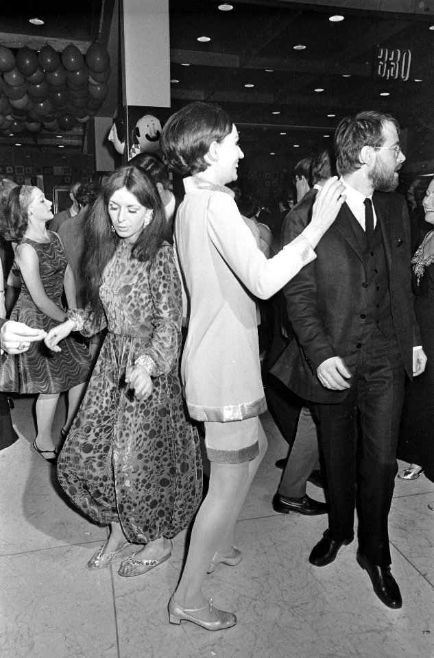 Boekenbal 1967, dansen tijdens bal, Bestanddeelnr 920-1075