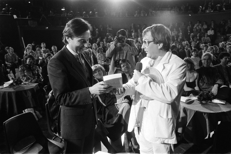 Boekenbal in Carré Adriaan van Dis, Bestanddeelnr 932-9036