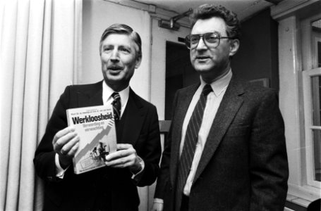 Boek Werkloosheid verwording en verwachting van professor Heertje (r.) en drs., Bestanddeelnr 932-0277