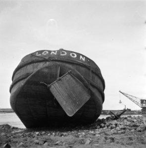 Boei met het opschrift London, Bestanddeelnr 900-7403