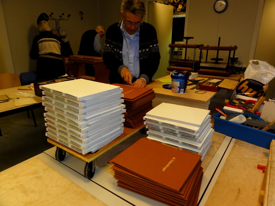 Boekbindclub Dukenburg Tijdschriftbinden 031 alles gereed om in te hangen