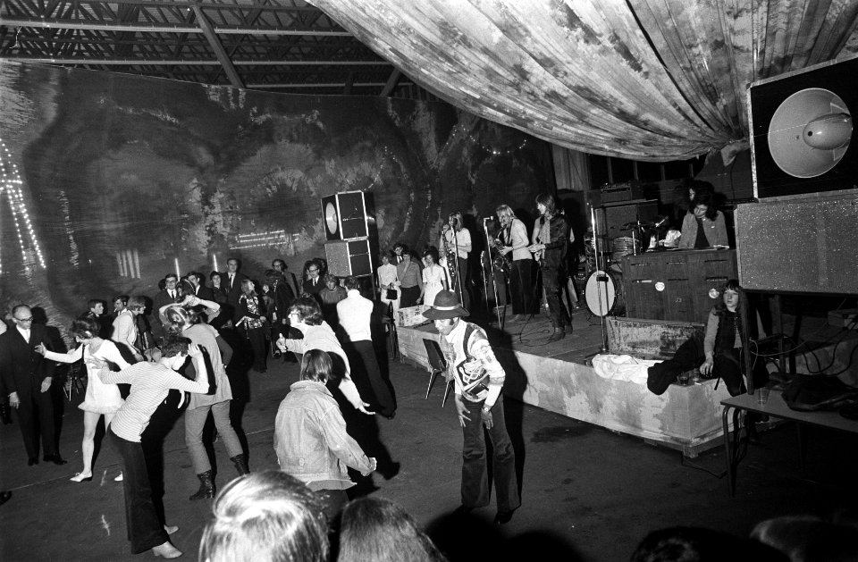 Boekenbal 1970 in RAI Amsterdam. Band en dansers, Bestanddeelnr 923-4030