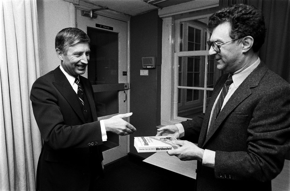 Boek Werkloosheid verwording en verwachting van professor Heertje (r.) en drs., Bestanddeelnr 932-0278