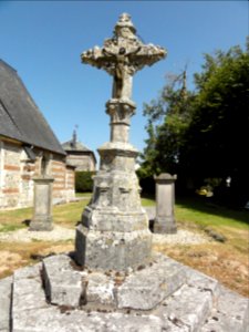 Bolleville (Seine-Mar.) croix de l'ancien cimetière