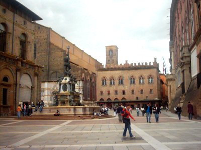 Bologna Piazza Maggiore 3