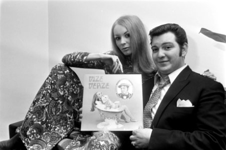 Bolle Jan , Jan Froger , de troubadour van het schuine lied, met eerste lp Ams, Bestanddeelnr 922-9799