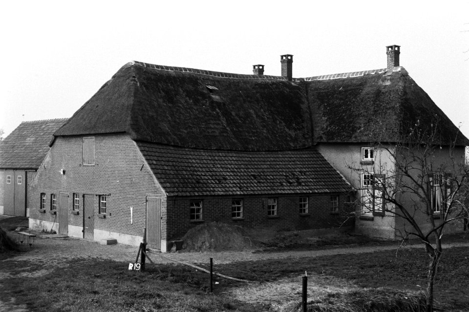 Boerderij te Ravenstein (ruilverkaveling Land van Ravenstein), Bestanddeelnr 170-1753