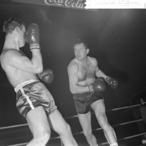 Boksen in de Riverahal te Rotterdam, Wim Snoek tegen de Duitser Al Duchsa (l), Bestanddeelnr 916-3014
