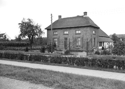 Boerderij te Lent (bij Nijmegen) Met dwarshuis, Bestanddeelnr 192-1254
