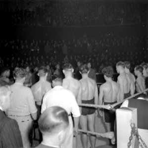 Bokswedstrijd Nederland - Amerikaans legerteam in Carré, Bestanddeelnr 901-2572