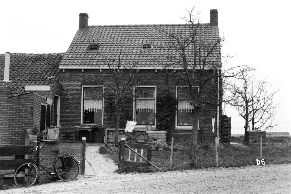 Boerderij te Driewegen (ruilverkaveling Ellewoutsdijk), Bestanddeelnr 170-1793