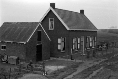 Boerderij te Driewegen (ruilverkaveling Ellewoutsdijk), Bestanddeelnr 170-1795
