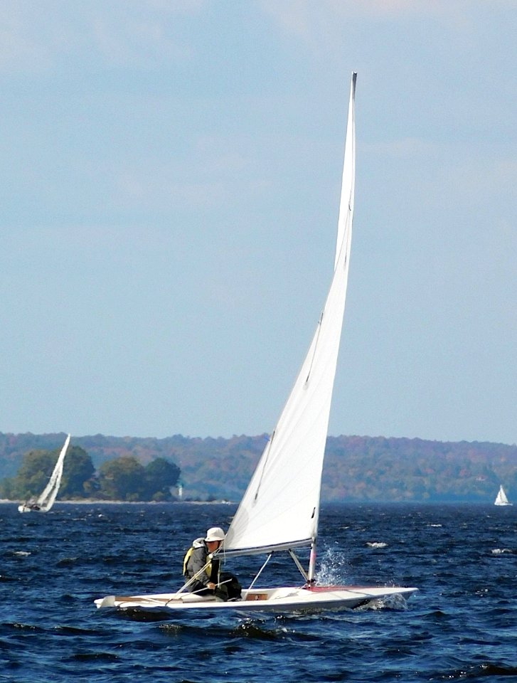 Bombardier Invitation sailboat 3282