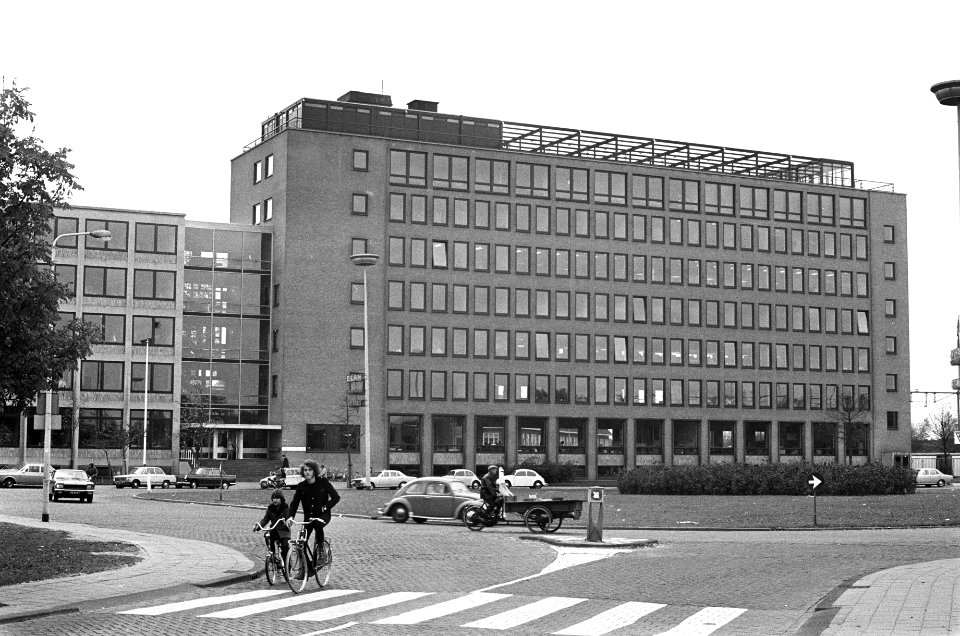 Bomaanslag bij belastingkantoor te Leiden, het belastingkantoor, Bestanddeelnr 925-9629