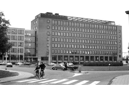 Bomaanslag bij belastingkantoor te Leiden, het belastingkantoor, Bestanddeelnr 925-9629