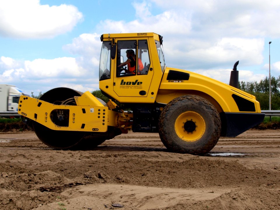 Bomag BW211D (owner Bove)