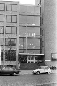 Bomaanslag bij belastingkantoor te Leiden, het belastingkantoor, Bestanddeelnr 925-9630