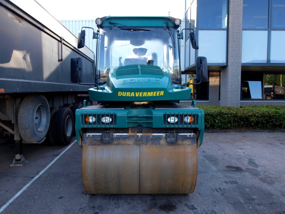 Bomag roller (owner Dura Vermeer) p1