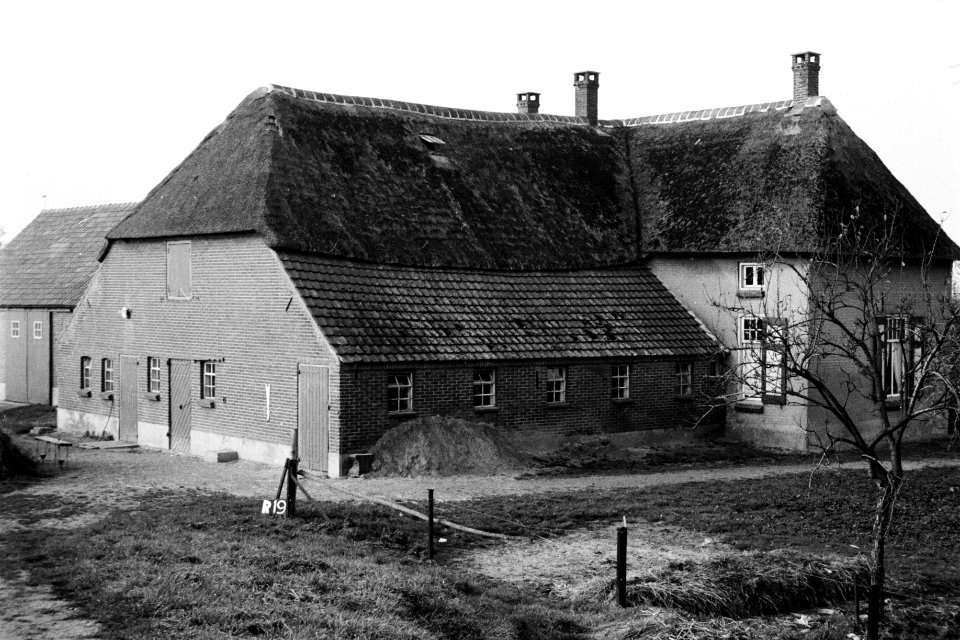 Boerderij te Ravenstein (ruilverkaveling Land van Ravenstein), Bestanddeelnr 170-1754