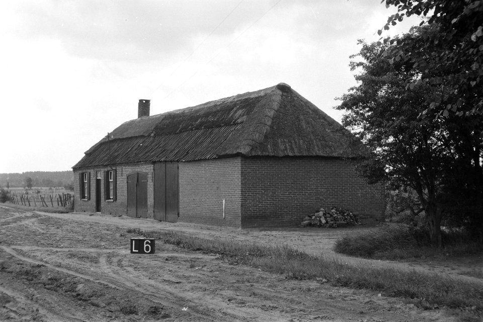 Boerderij te Loo of Luyksgestel (ruilverkaveling Enderheide-Beekerheide), Bestanddeelnr 170-2172