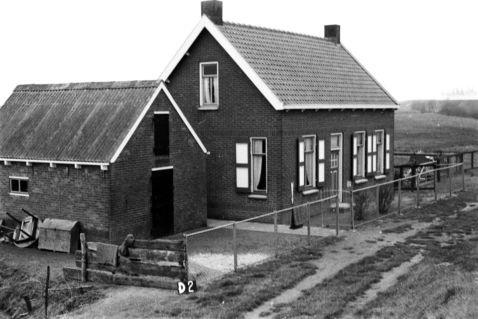 Boerderij te Driewegen (ruilverkaveling Ellewoutsdijk), Bestanddeelnr 170-1796