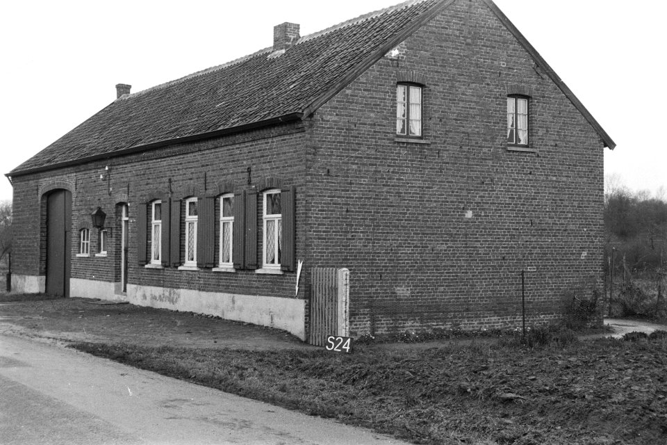 Boerderij te Susteren of Sittard (ruilverkaveling Nieuwstadt), Bestanddeelnr 170-2568