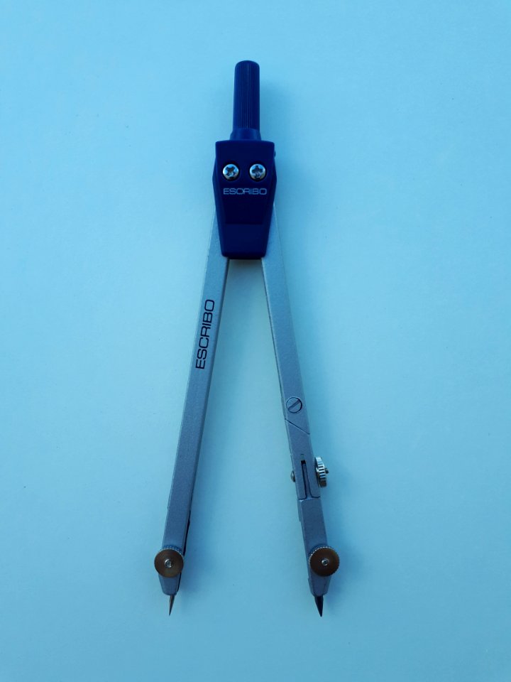 Blue color cast - Compass 1