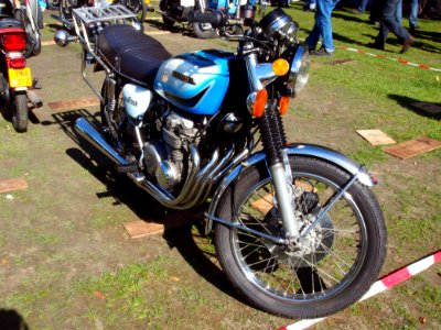 Blue honda 550Four pic2