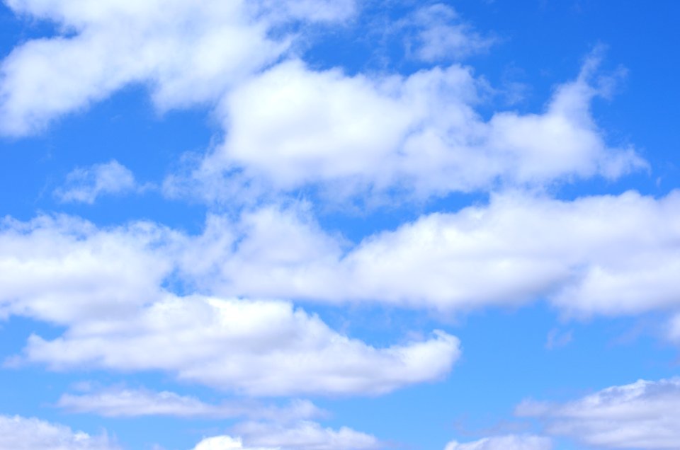 BlueSkyWhiteClouds12