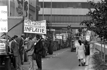 Boerendemonstratie in Utrecht, boeren met spandoeken, Bestanddeelnr 927-4534