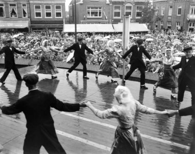 Boerengastdag met vetveemarkt in Schagen Volksdansen, Bestanddeelnr 912-8436
