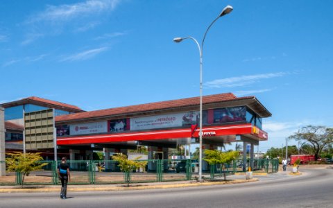 Bomba gasolinera de PDV en La Redoma de Los Robles