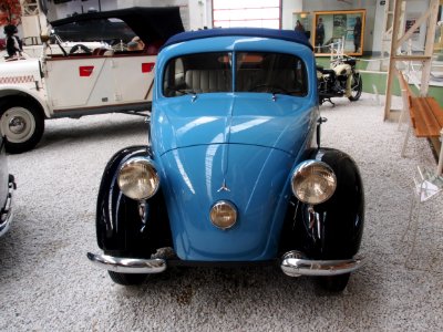 Blue 1938 Mercedes-Benz 170H pic3