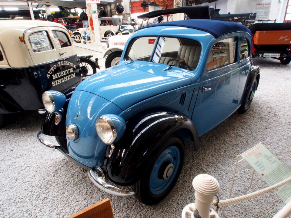 Blue 1938 Mercedes-Benz 170H pic1